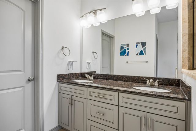 1325 Summerset Lane, Burleson, TX 76028