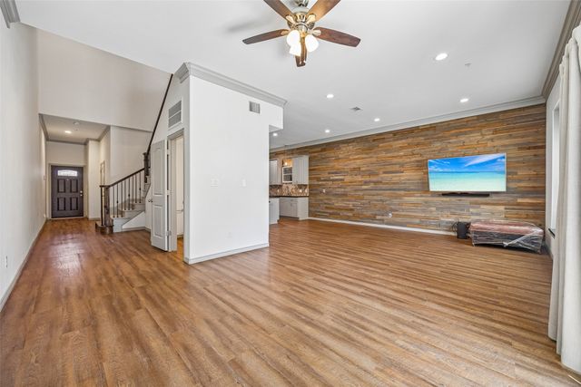 1325 Summerset Lane, Burleson, TX 76028