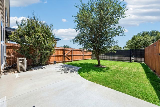 1325 Summerset Lane, Burleson, TX 76028