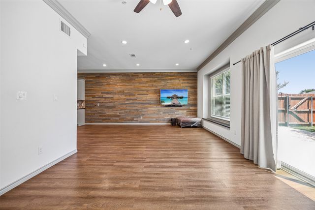 1325 Summerset Lane, Burleson, TX 76028