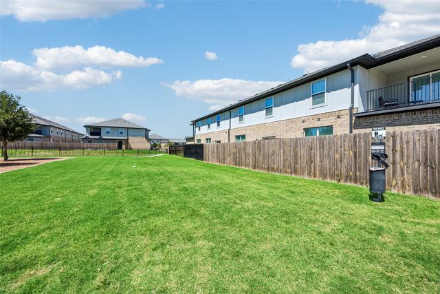 1325 Summerset Lane, Burleson, TX 76028