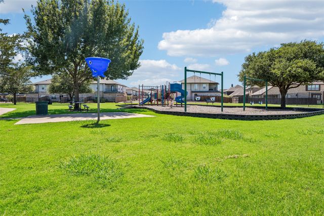 1325 Summerset Lane, Burleson, TX 76028