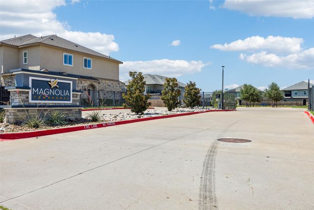1325 Summerset Lane, Burleson, TX 76028