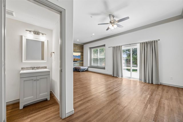 1325 Summerset Lane, Burleson, TX 76028