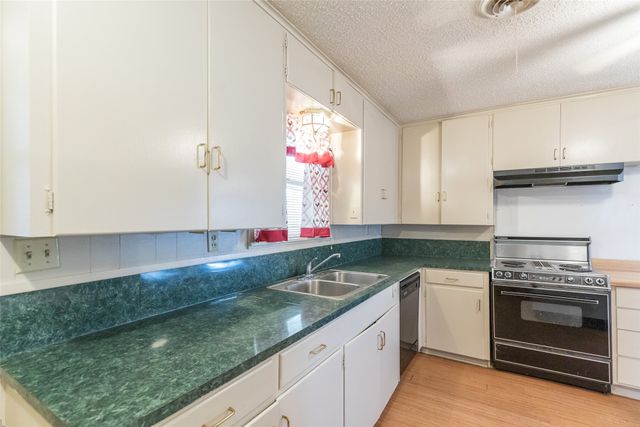 2107 Guadalupe Street, Coleman, TX 76834