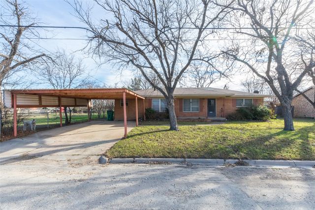 2107 Guadalupe Street, Coleman, TX 76834