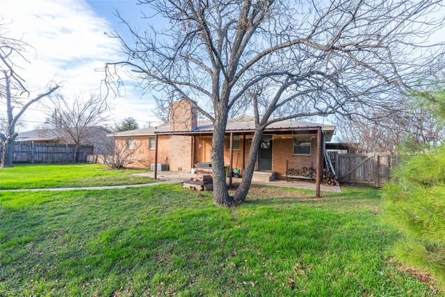 2107 Guadalupe Street, Coleman, TX 76834