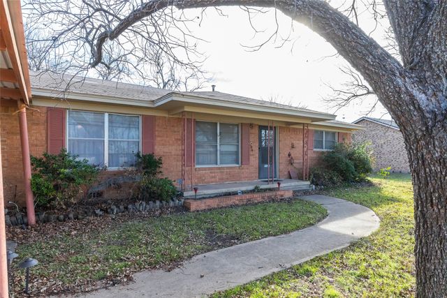 2107 Guadalupe Street, Coleman, TX 76834