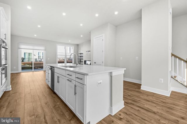 2433 LIBERTY LOOP, Herndon, VA 20171