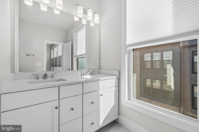 2433 LIBERTY LOOP, Herndon, VA 20171