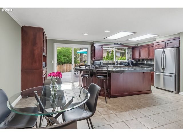 5660 Sw GLENBROOK Rd, Beaverton, OR 97007