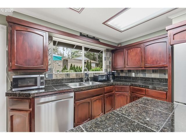 5660 Sw GLENBROOK Rd, Beaverton, OR 97007