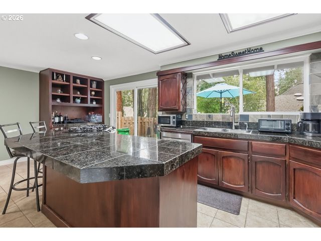 5660 Sw GLENBROOK Rd, Beaverton, OR 97007