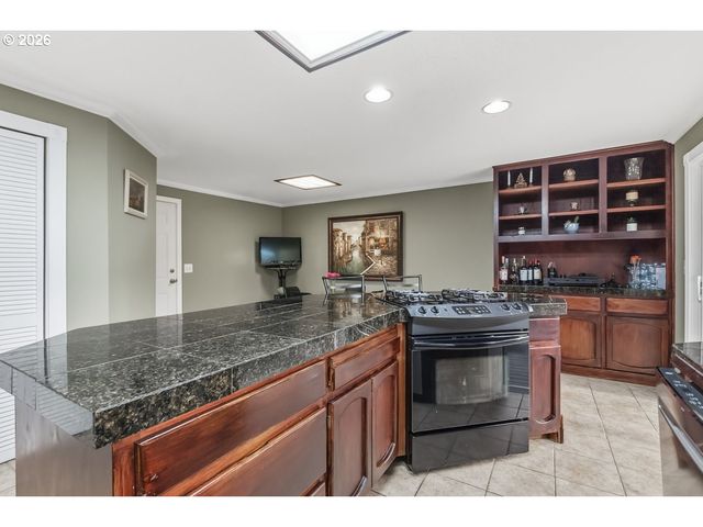 5660 Sw GLENBROOK Rd, Beaverton, OR 97007