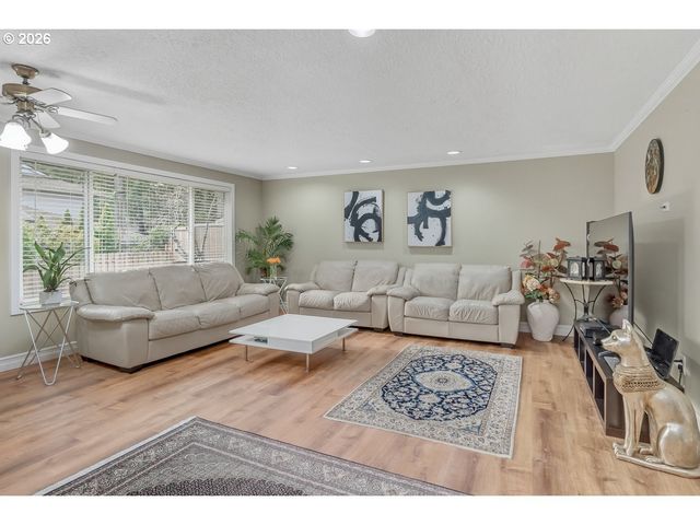 5660 Sw GLENBROOK Rd, Beaverton, OR 97007