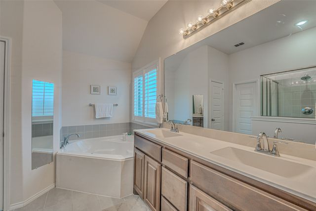 2036 Abbey Road, Heartland, TX 75126