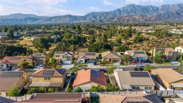 229 Country Club, Calimesa, CA 92320
