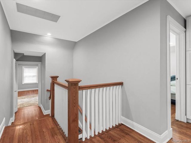 9 OLD COLONY Lane, Great Neck, NY 11023