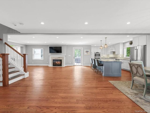9 OLD COLONY Lane, Great Neck, NY 11023