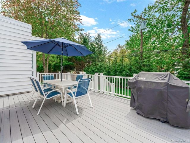 9 OLD COLONY Lane, Great Neck, NY 11023