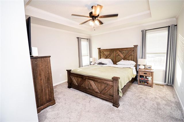 1103 NW 4th Street, Oak Grove, MO 64075