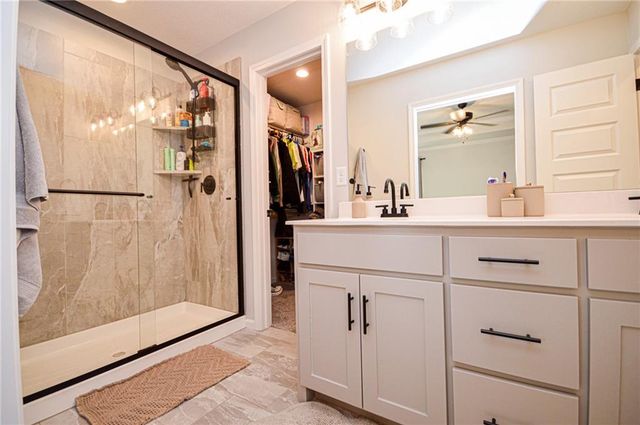 1103 NW 4th Street, Oak Grove, MO 64075