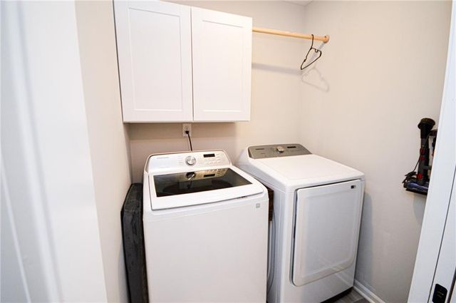 1103 NW 4th Street, Oak Grove, MO 64075