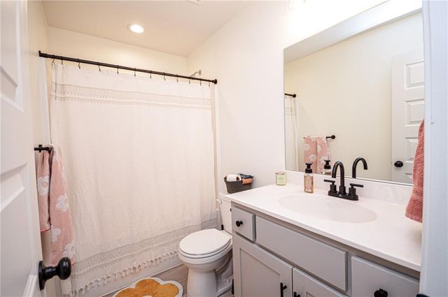 1103 NW 4th Street, Oak Grove, MO 64075