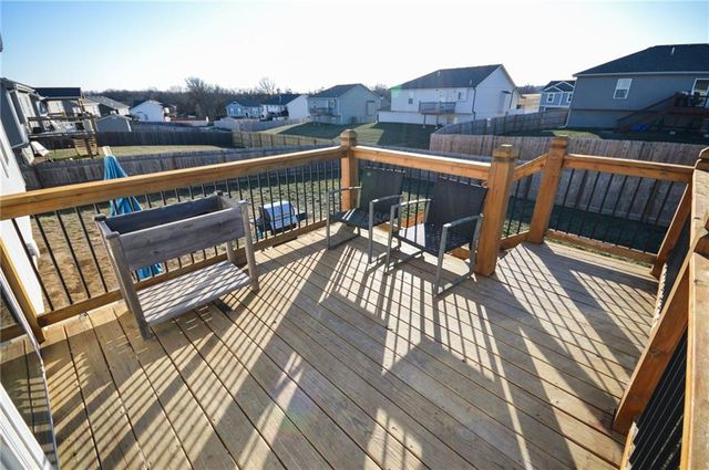 1103 NW 4th Street, Oak Grove, MO 64075