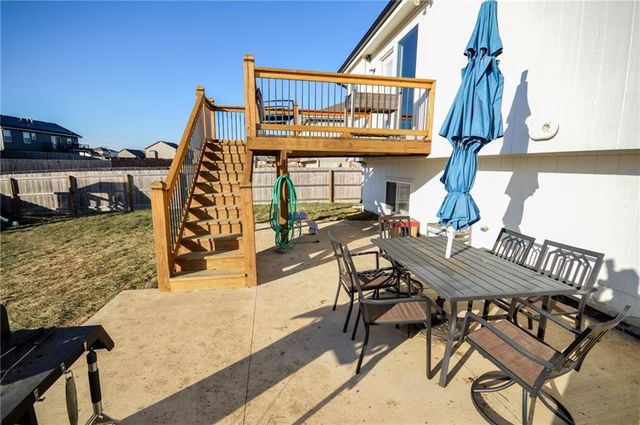 1103 NW 4th Street, Oak Grove, MO 64075