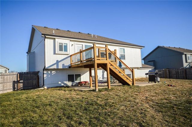 1103 NW 4th Street, Oak Grove, MO 64075