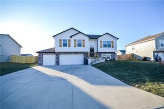1103 NW 4th Street, Oak Grove, MO 64075
