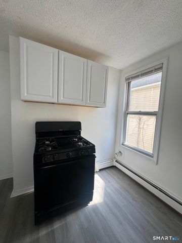 265 Sixth Street 3rd, Bridgeport, CT 06607