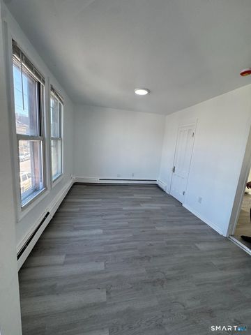 265 Sixth Street 3rd, Bridgeport, CT 06607