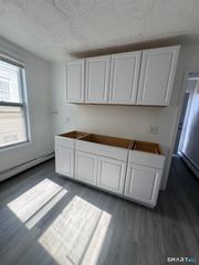 265 Sixth Street 3rd, Bridgeport, CT 06607