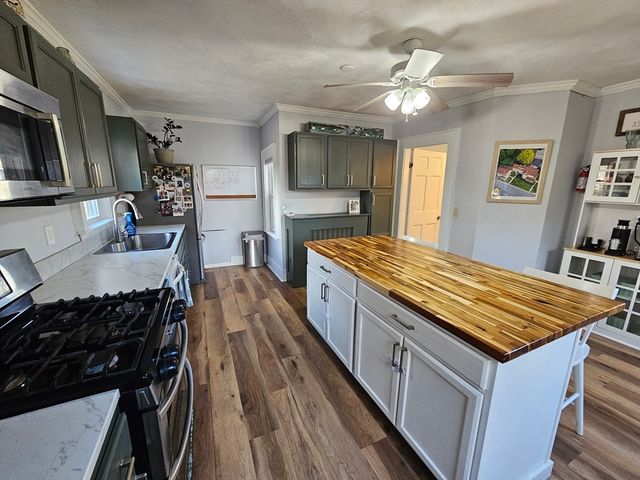 32 Main St 4, Foxboro, MA 02035