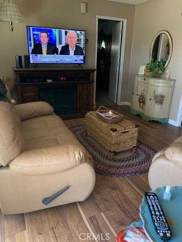 4401 Camelot Place, Bakersfield, CA 93301