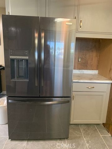 4401 Camelot Place, Bakersfield, CA 93301