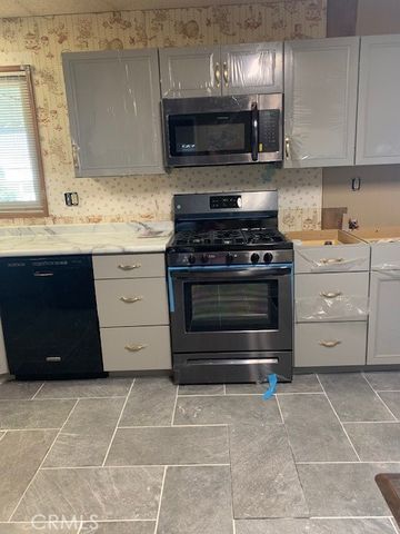 4401 Camelot Place, Bakersfield, CA 93301