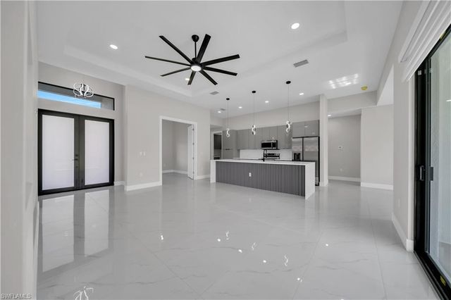 3318 29th ST SW, Lehigh Acres, FL 33976