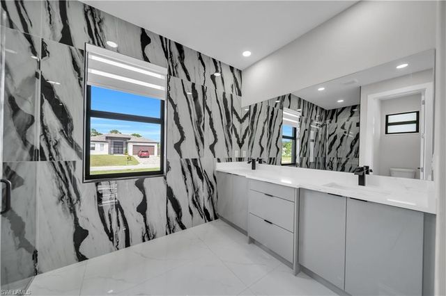 3318 29th ST SW, Lehigh Acres, FL 33976