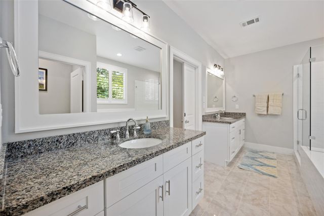 1324 W Pierce St, Houston, TX 77019