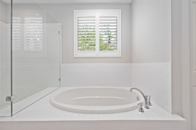 1324 W Pierce St, Houston, TX 77019