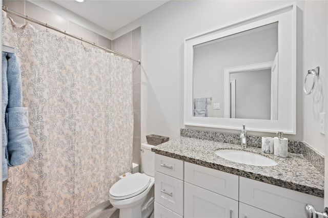 1324 W Pierce St, Houston, TX 77019