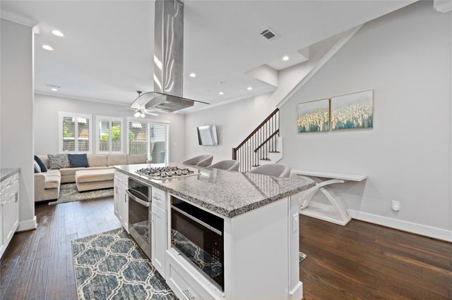1324 W Pierce St, Houston, TX 77019
