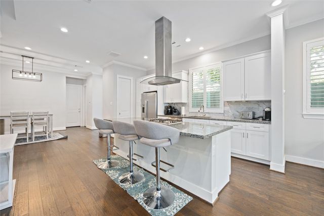 1324 W Pierce St, Houston, TX 77019