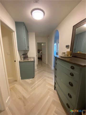 11501 Salado Springs Circle, Salado, TX 76571