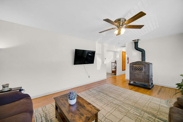 3709 Hawthorne Street, Harvard, IL 60033