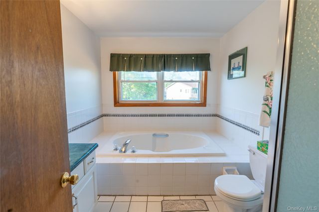 3 Aron Court, Spring Valley, NY 10977