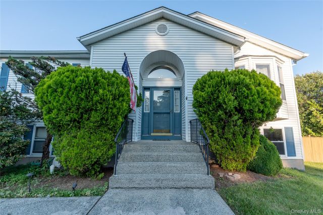 3 Aron Court, Spring Valley, NY 10977